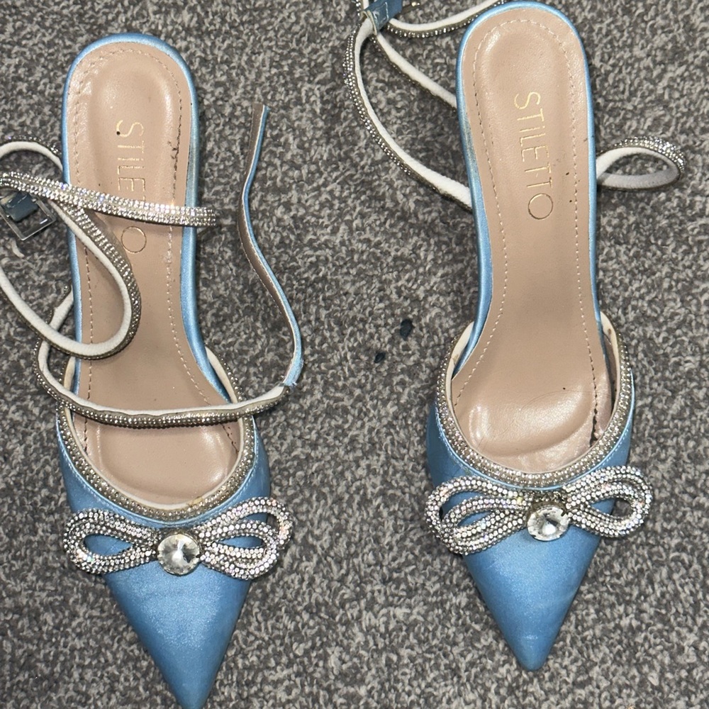 I’m selling my beautiful heels
